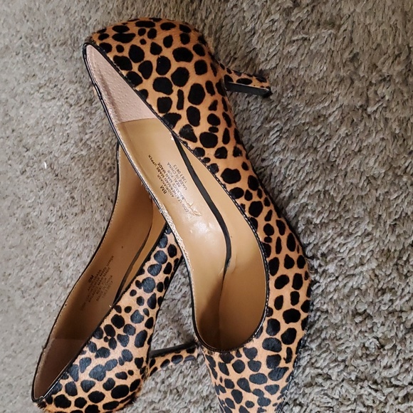 Leopard Print Pump - Picture 1 of 9